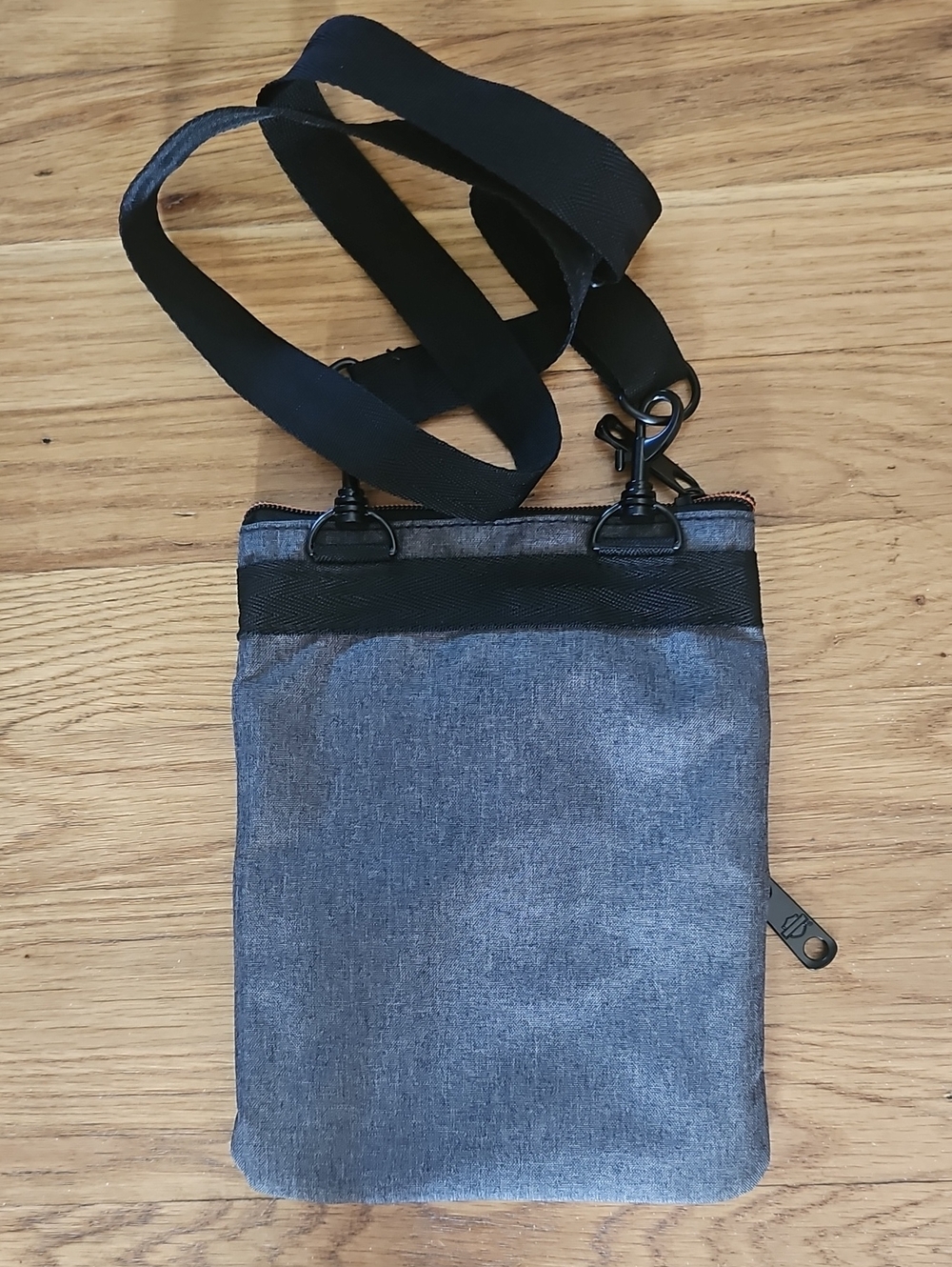 Harley Davidson Gray Crossbody Zipper Sling Bag Adjustable Strap & HD Logo NWOT - Picture 5 of 9